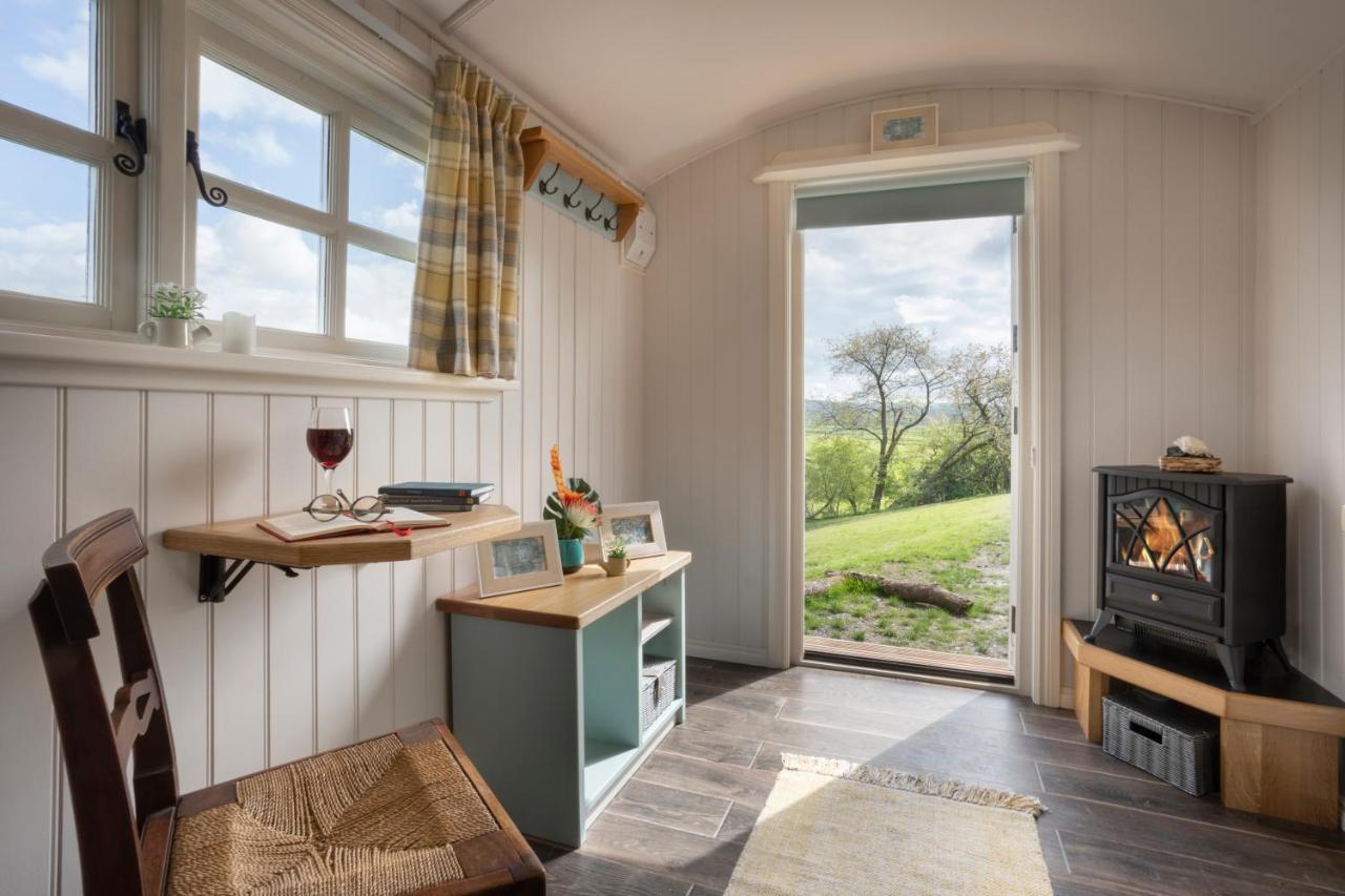 The Heron Shepherds Hut At Lyth Valley Brigsteer Экстерьер фото